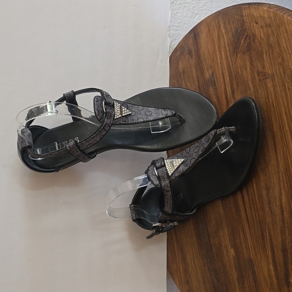 Guess Womens Thong T strap Sandals Gray/ Black Rhinestone bling tongs chic sz.10 - Picture 1 of 15